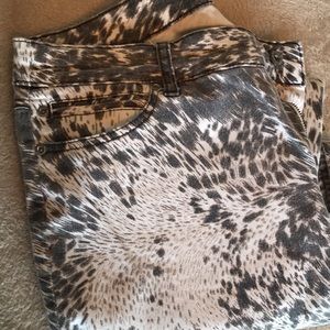 Chico’s sz 2. Cow Longhorn Print Jeans 14